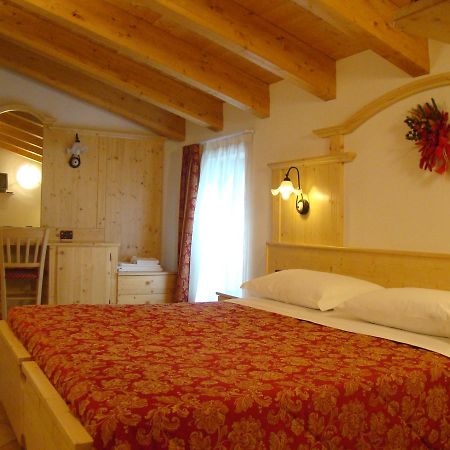 Hotel Pizzo Degli Uccelli Кастелло-Тезино Экстерьер фото