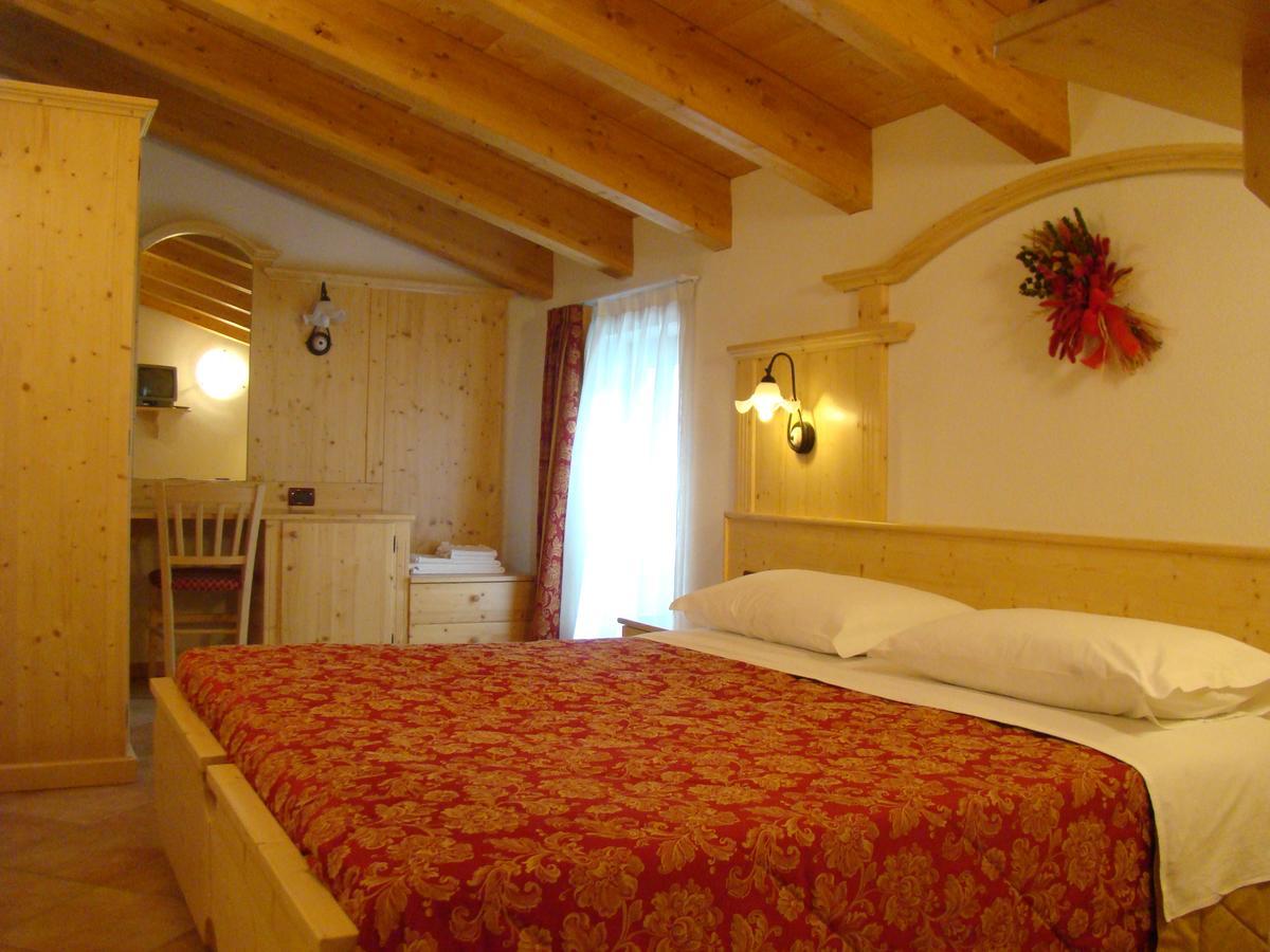 Hotel Pizzo Degli Uccelli Кастелло-Тезино Экстерьер фото