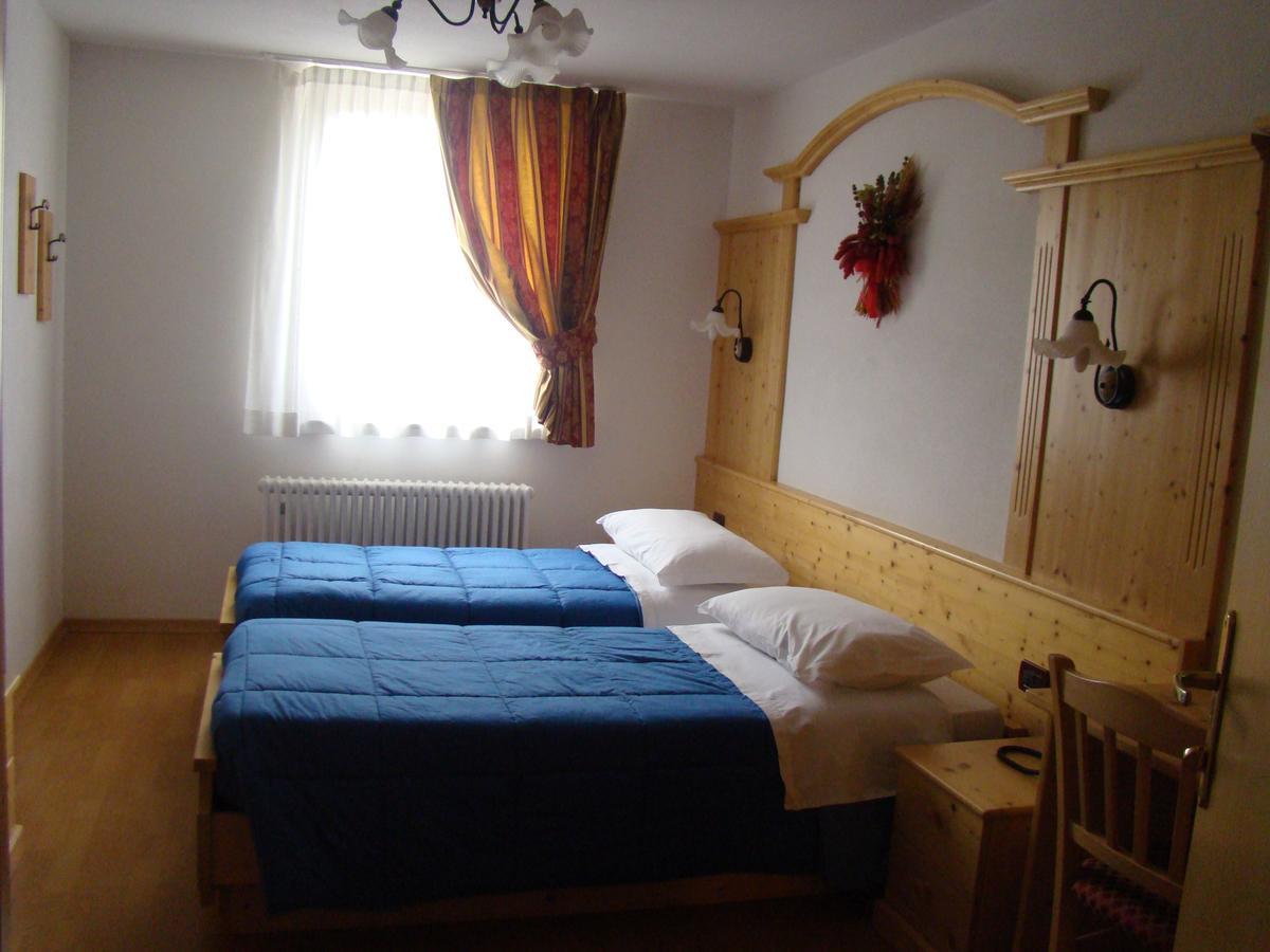 Hotel Pizzo Degli Uccelli Кастелло-Тезино Экстерьер фото