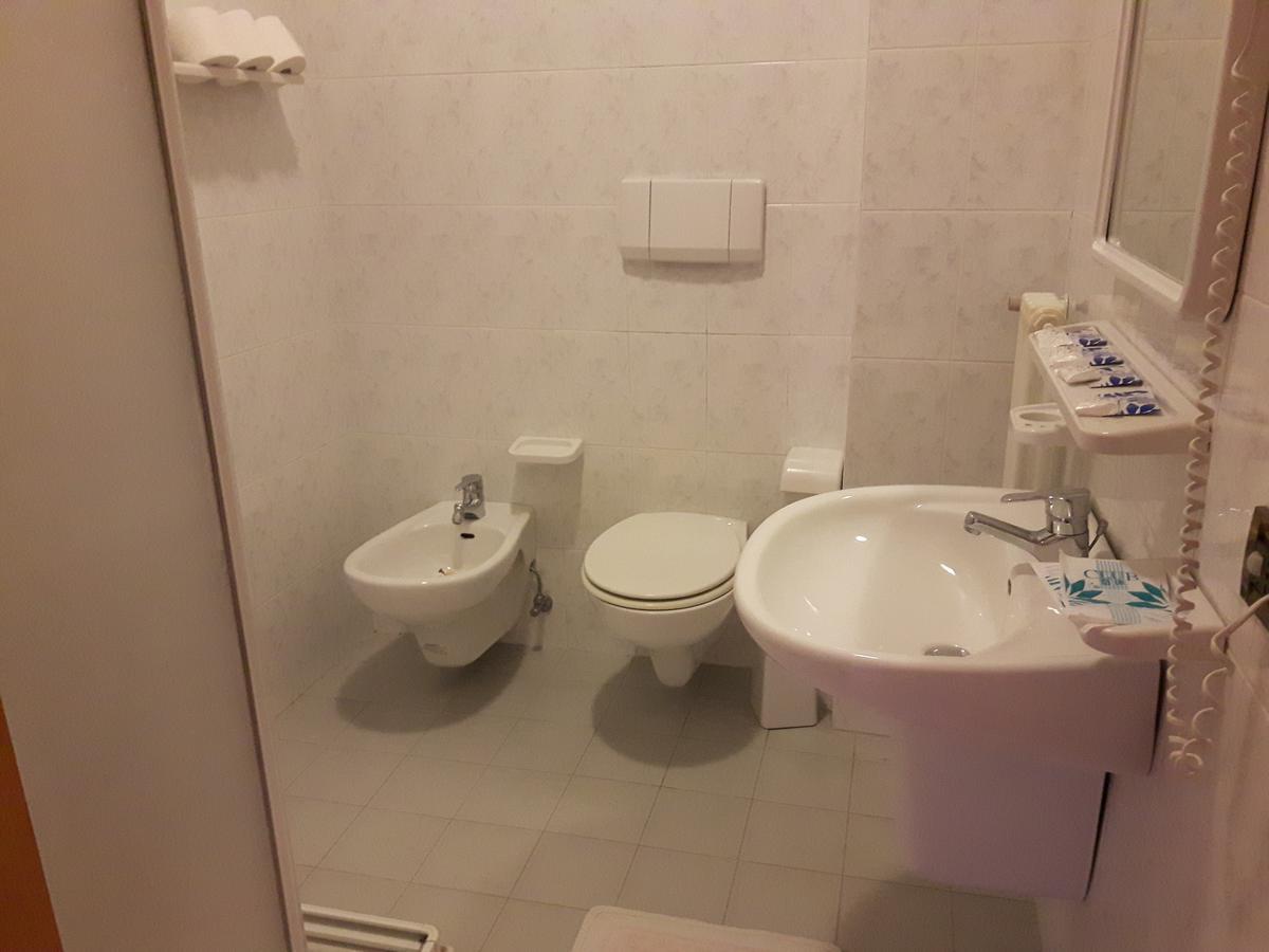Hotel Pizzo Degli Uccelli Кастелло-Тезино Экстерьер фото
